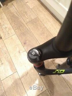 Rockshox SID World Cup 27.5 Boost 100mm travel carbon steerer and crown