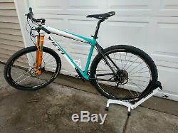 Yeti Big Top Bicycle Large Carbon Fiber Rockshox Sid World Shimano XT